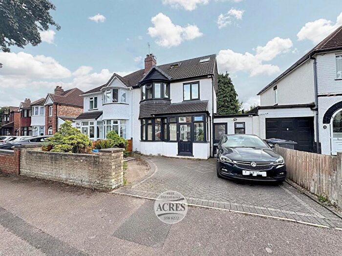 4 Bedroom Semi-Detached House For Sale In Epwell Road, Great Barr, Birmingham, B44