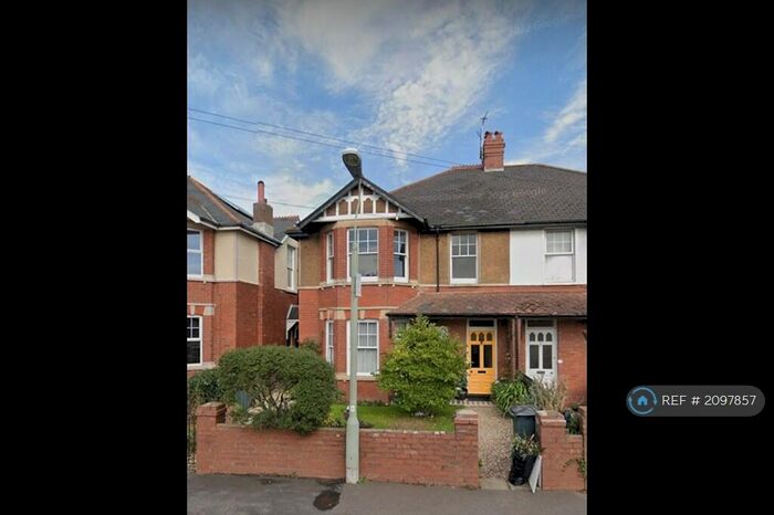 2 Bedroom Flat To Rent In Richmond Road, Exmouth, EX8