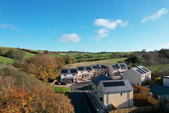 3 Bedroom Semi-Detached House For Sale In Oakwood Drive, EX20