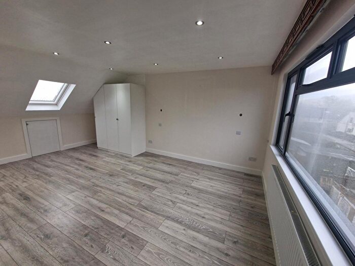 5 Bedroom Semi-Detached House For Sale In Downing Drive, Greenford, UB6