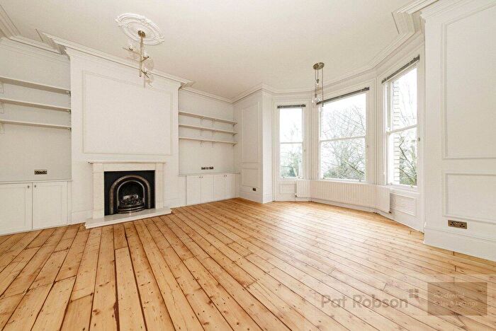 2 Bedroom Apartment For Sale In Clifton Road, Grainger Park, Newcastle Upon Tyne, NE4