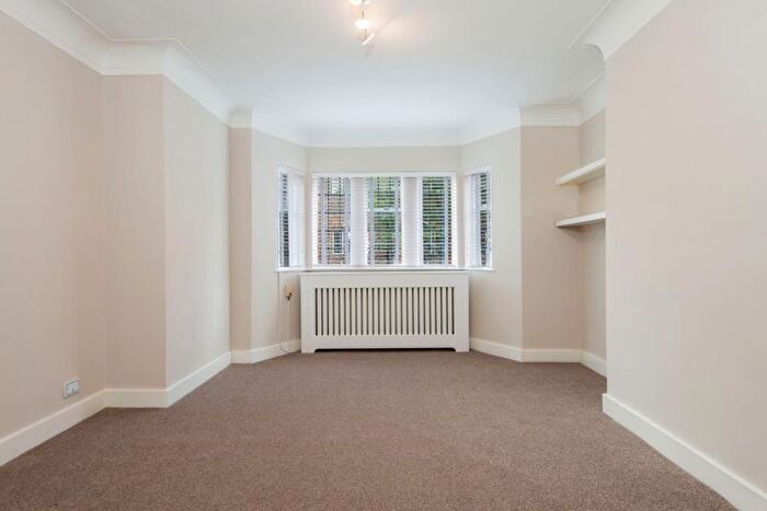 2 Bedroom Apartment To Rent In Tudor Close, Hampstead, NW3