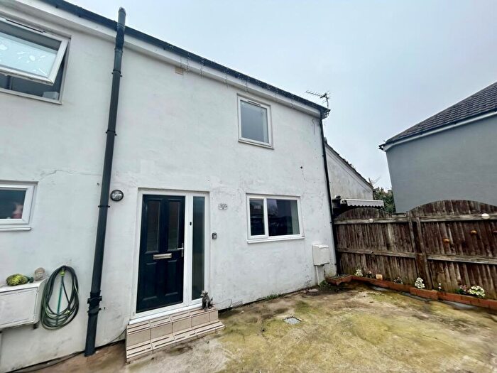 2 Bedroom End Of Terrace House To Rent In Brinnington Road, Stockport, Cheshire, SK5