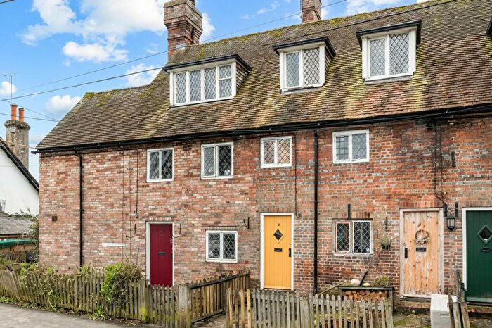 2 Bedroom Maisonette To Rent In Station Road, Cowfold, RH13