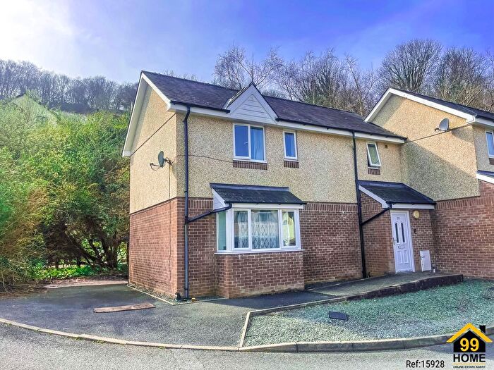 3 Bedroom Semi Detached House For Sale In Awel Y Grug, Porthmadog, Gwynedd, LL49