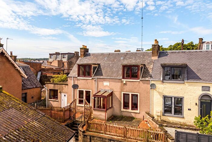 3 Bedroom Semi Detached House For Sale In Yeamans Alley, Dundee, DD2