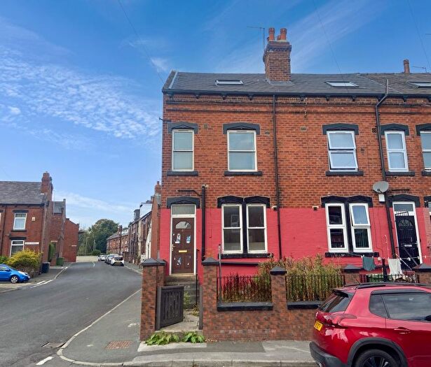 2 Bedroom End Terrace House For Sale In Arley Place, Leeds, LS12