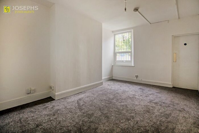 1 Bedroom Flat To Rent In Bromwich Street, Bolton BL2