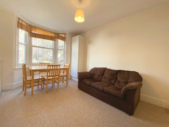 2 Bedroom Flat To Rent In Milkwood Road, Herne Hill, London, SE24