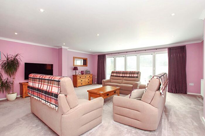 4 Bedroom Detached House For Sale In Thorntree Drive, Tring, HP23