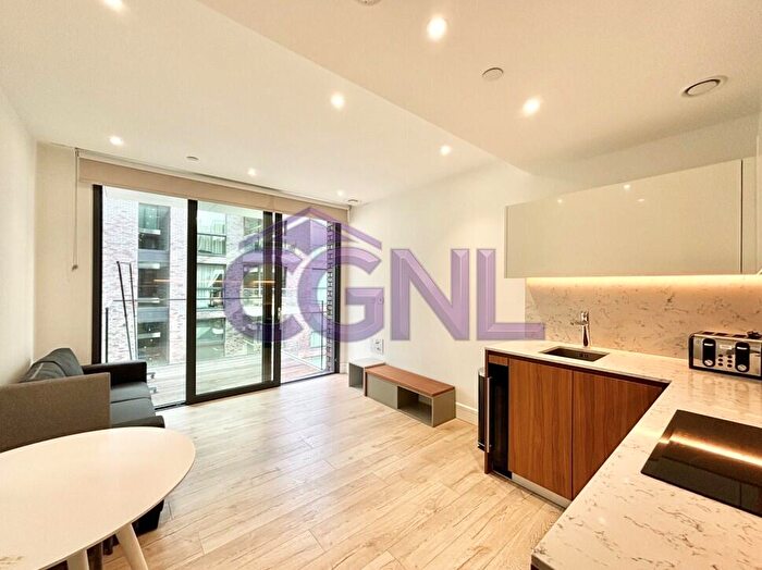 Studio To Rent In Neroli House, Piazza Walk, London, E1