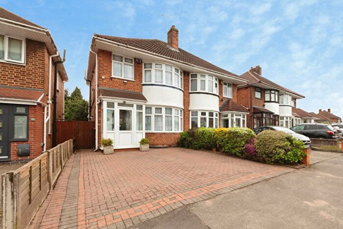 3 Bedroom Semi Detached House For Sale In Marcot Road, Solihull, West Midlands, B92