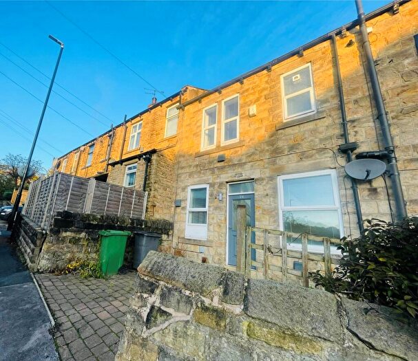 4 Bedroom End Of Terrace House To Rent In Paradise Grove Horsforth, LS18