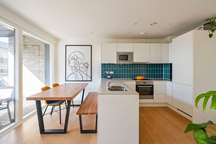 2 Bedroom Flat For Sale In Bute House, Isle Of Dogs, London, E14