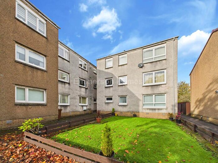 3 Bedroom Flat To Rent In Greenhill Drive, Linwood, PA3