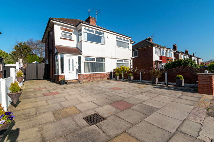 3 Bedroom Semi-Detached House For Sale In Holmdale Avenue, Southport, PR9