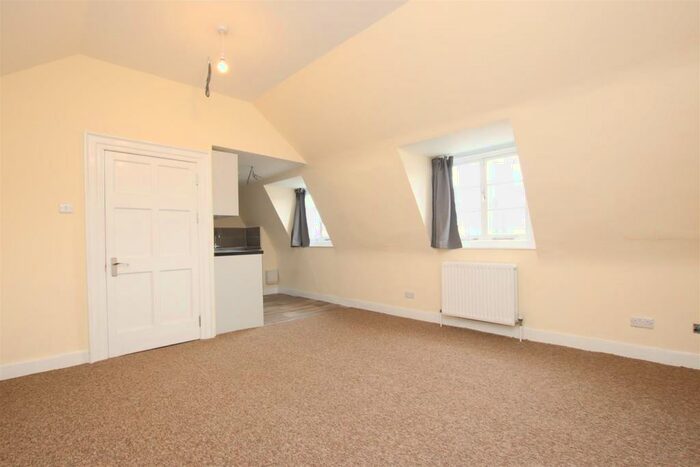 2 Bedroom Flat To Rent In Brunswick Square, Bristol, BS2