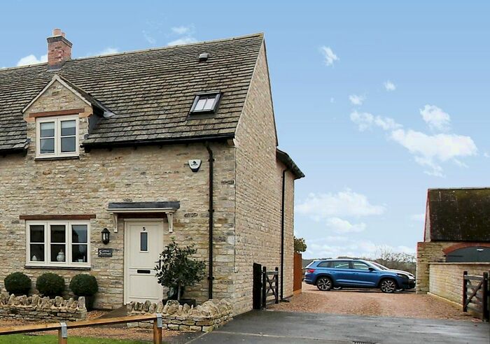 3 Bedroom End Of Terrace House For Sale In Main Street, Upper Benefield, Peterborough, PE8