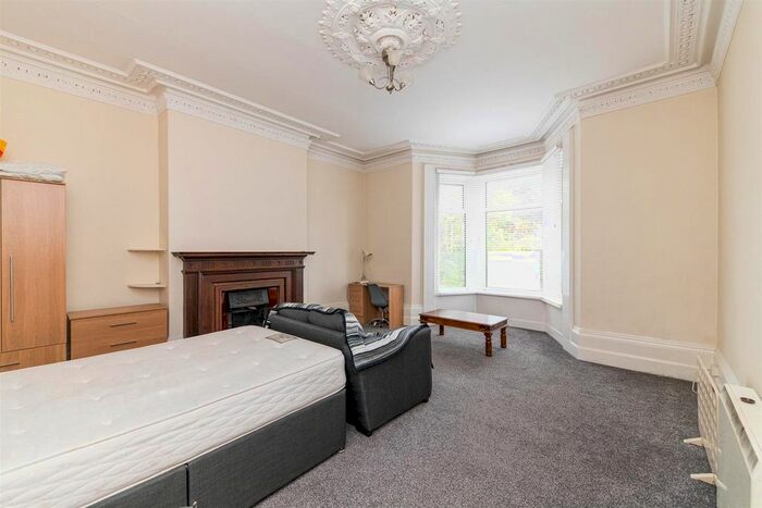 Studio To Rent In St George's Terrace, Jesmond, Newcastle Upon Tyne, NE2