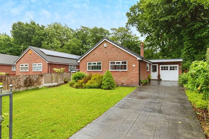 3 Bedroom Bungalow For Sale In Cumberland Avenue, Leyland, Lancashire, PR25