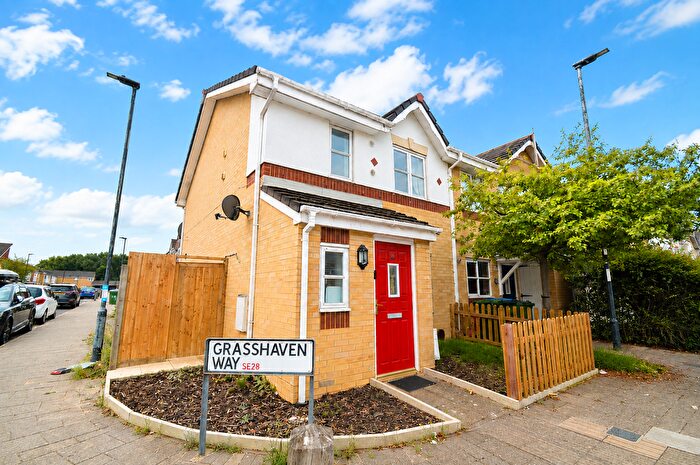 3 Bedroom End Of Terrace House To Rent In Grasshaven Way, London, SE28