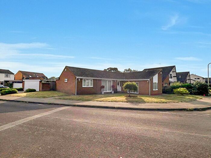 3 Bedroom Bungalow For Sale In Castle Close, Uppingham, Oakham, Rutland, LE15