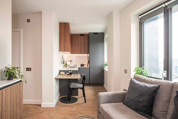 Studio To Rent In London Borough Of Croydon, CR0
