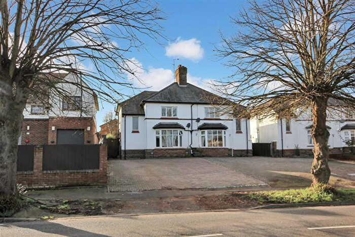 3 Bedroom Semi Detached House For Sale In Bedford Road, Rushden, NN10