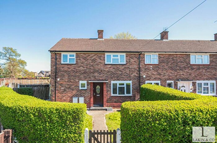 3 Bedroom End Of Terrace House To Rent In Farm Crescent, Slough, SL2