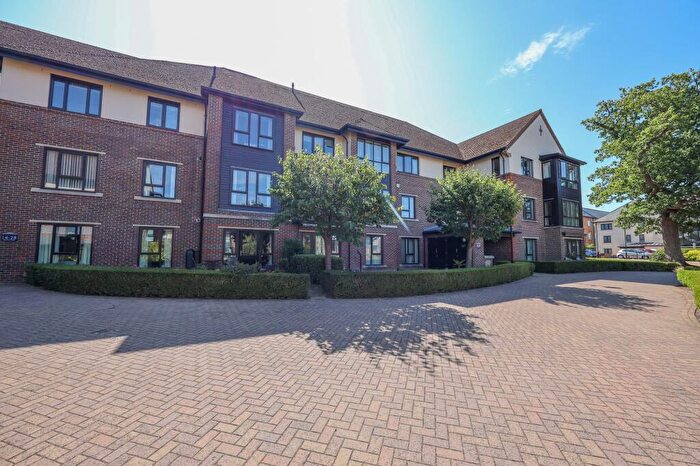 2 Bedroom Flat For Sale In Ditchling Road, Oakview Court St. Georges Park Ditchling Road, RH15