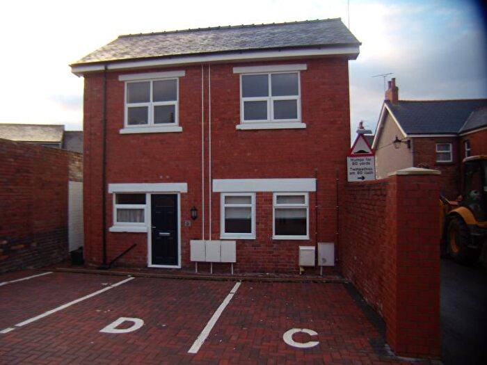 2 Bedroom Apartment To Rent In Princes Road, Rhosllanerchrugog, Wrexham, Clwyd, LL14