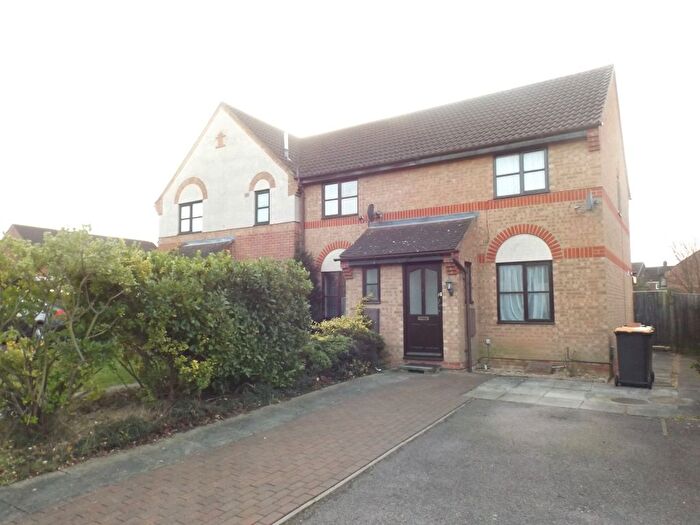 2 Bedroom Property To Rent In Poppyfields, Bedford, MK41