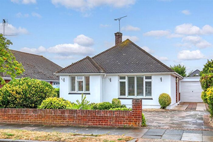 2 Bedroom Bungalow For Sale In St. James Avenue, Thorpe Bay, Essex, SS1
