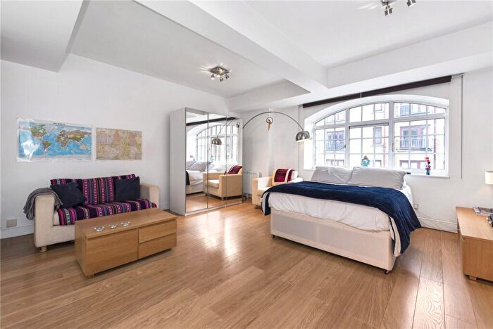 Studio For Sale In Prusoms Island, Wapping High Street, London, E1W