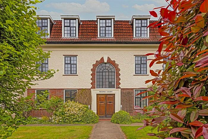 3 Bedroom Flat To Rent In Regina Court, Gloucester Road, Teddington, TW11