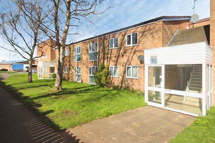 2 Bedroom Flat For Sale In Ryland Close, Leamington Spa, CV31
