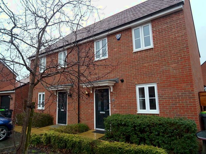 3 Bedroom Semi-Detached House To Rent In Caber Walk, Bedford, MK40