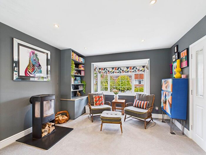 4 Bedroom Detached House For Sale In Watermill Way, Weston Turville, HP22