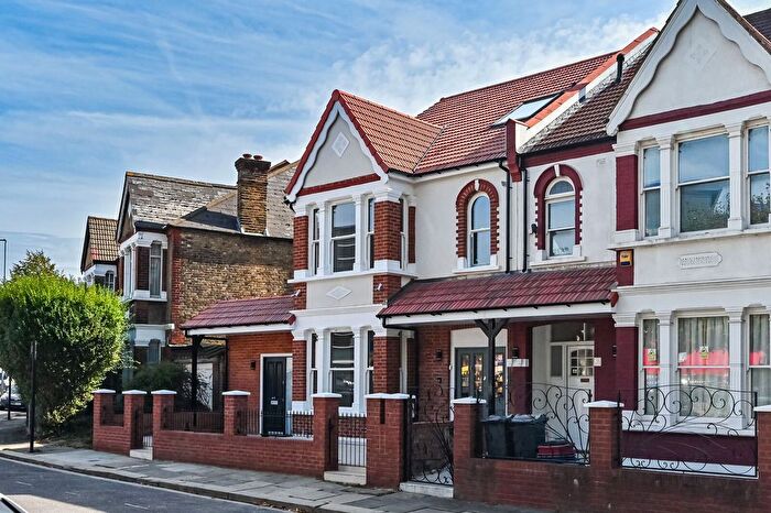 2 Bedroom Flat For Sale In Sutton Lane South, Chiswick, London, W4