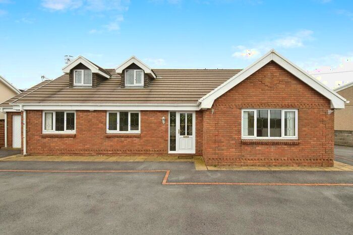 5 Bedroom Bungalow For Sale In Felinfoel, Llanelli, Carmarthenshire, SA14