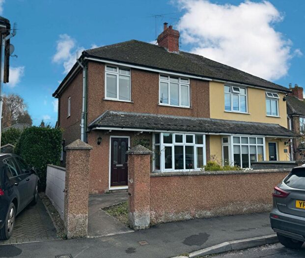 3 Bedroom Semi-Detached House To Rent In Bedford Road, Wells, BA5