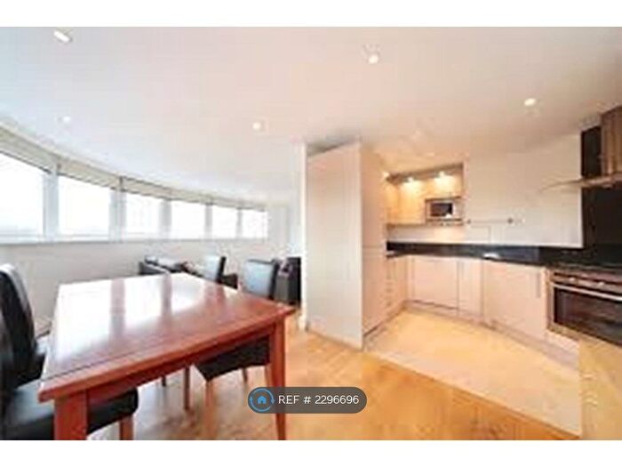 3 Bedroom Flat To Rent In Smugglers Way, London, SW18