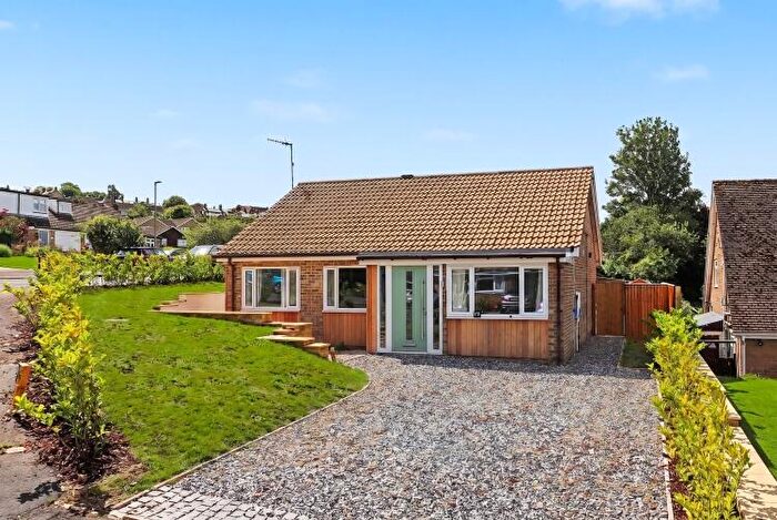 3 Bedroom Detached Bungalow To Rent In Lewis Road Chipping Norton, OX7