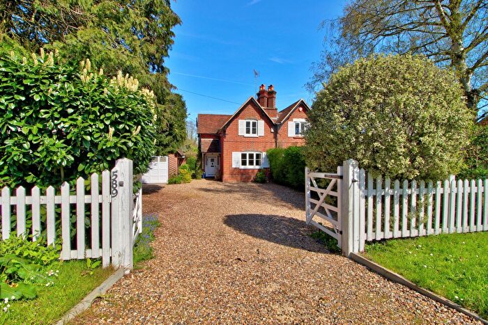 2 Bedroom Cottage For Sale In Reading Road, Winnersh, RG41