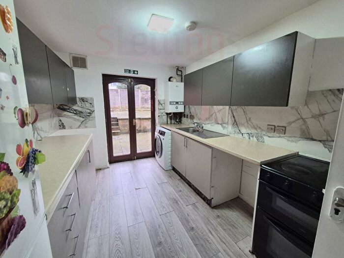 4 Bedroom Terraced House To Rent In Wheatley Close, London, NW4