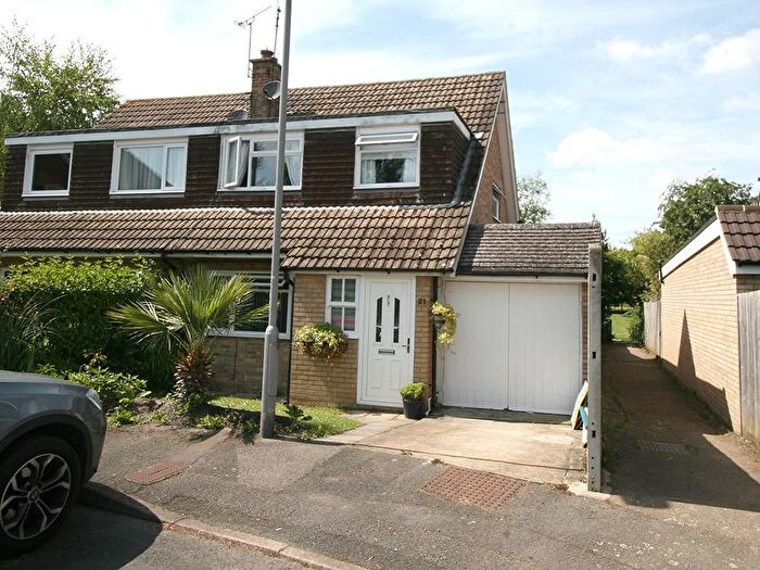 3 Bedroom Semi Detached House For Sale In Oak Farm Gardens, Headcorn, Ashford, TN27