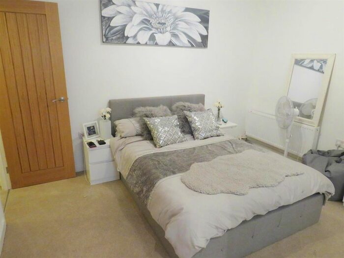 1 Bedroom Flat To Rent In Back Of The Walls, Southampton, SO14