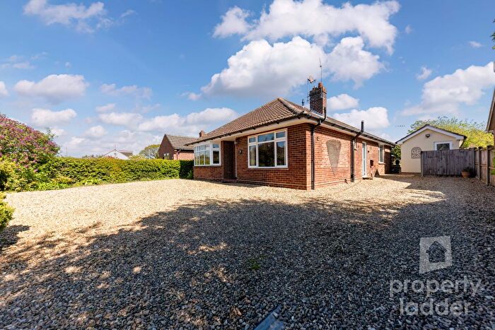 3 Bedroom Detached Bungalow For Sale In Lilian Road, Spixworth, Norwich, NR10