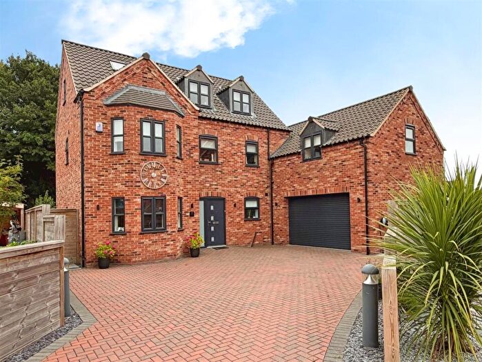 6 Bedroom Detached House For Sale In Lakeside View, Ealand, Scunthorpe, DN17
