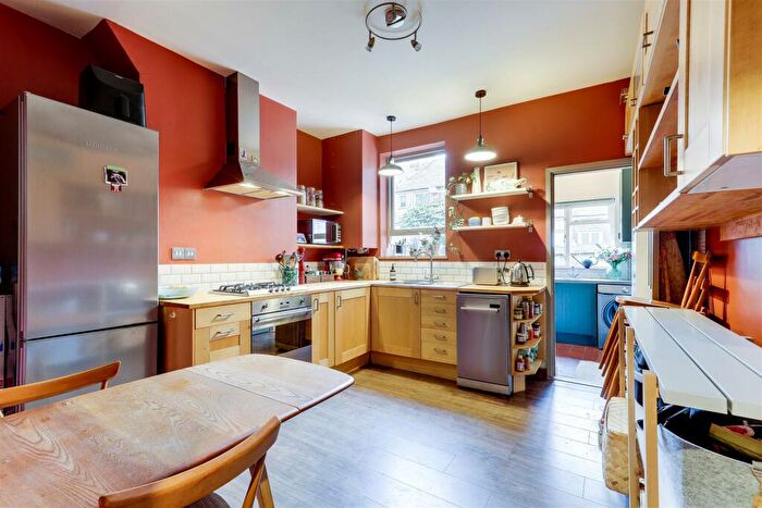 3 Bedroom Terraced House For Sale In Promenade, Victoria Park, Nottinghamshire, NG3